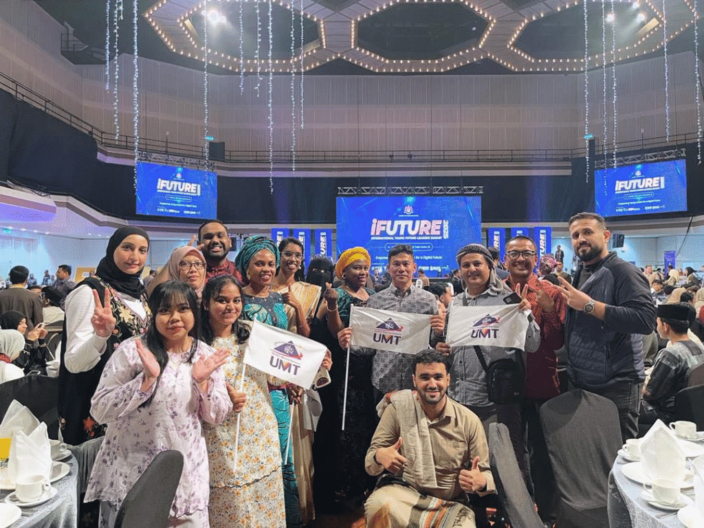 40 Pelajar UMT Perkasa Kepimpinan di International Young Future Leaders Summit (iFUTURE 2025)